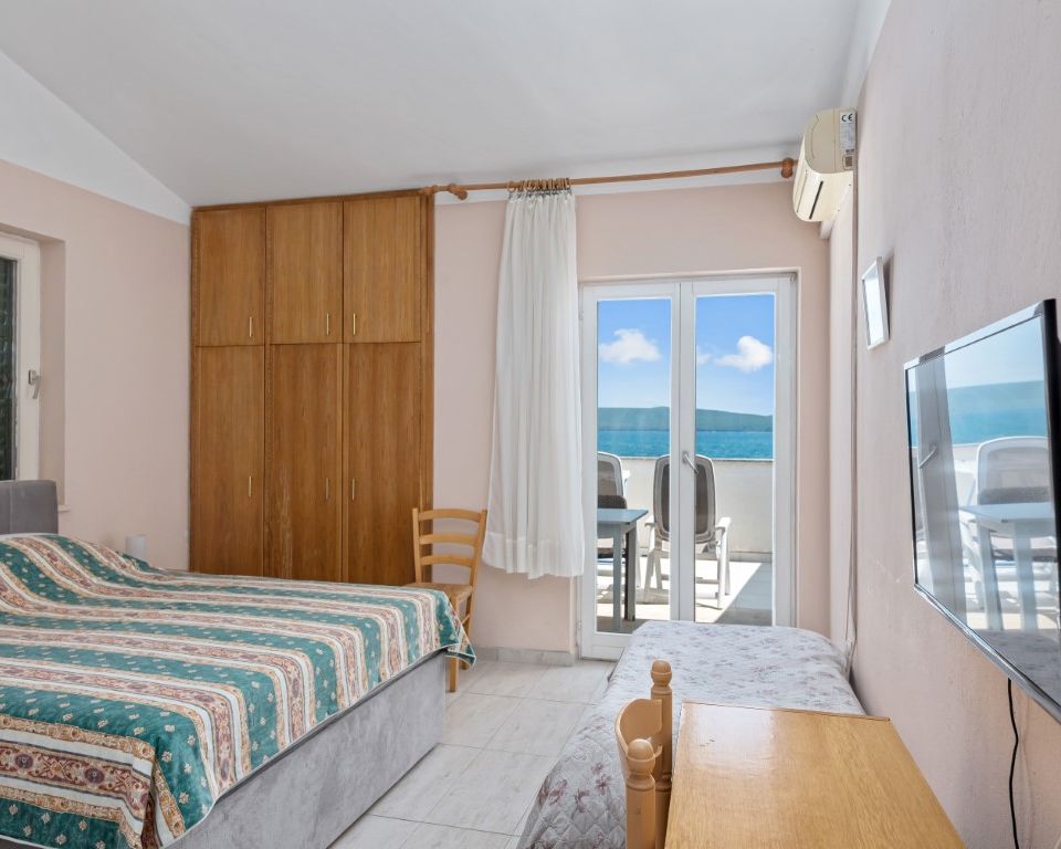 Double Room with Sea View 1